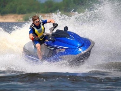 blue-jet-ski-on-water0